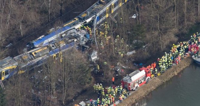 Sudar putničkog i teretnog voza: Akcija spašavanja u toku, troje mrtvih i 40 povrijeđenih