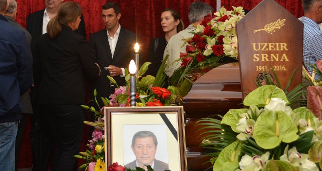 U Metkoviću sahranjen otac kapetana hrvatske nogometne reprezentacije Darija Srne