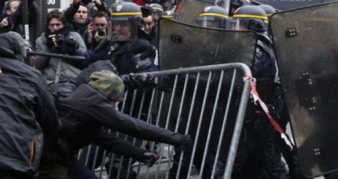 Pored ISIL-a, danas novi haos u Francuskoj: Masovni protesti zbog izmjena zakona o radu