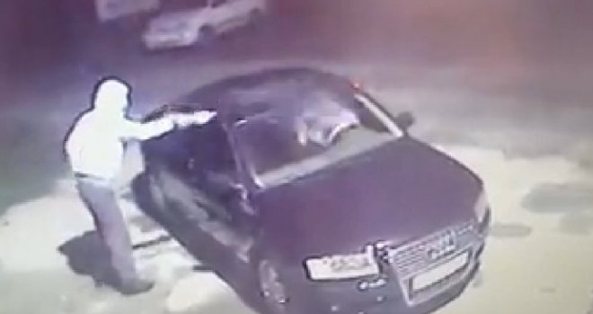 Živiničanin nudi nagradu: 1.000 eura onome ko prepozna osobu koja mu je zapalila Audi