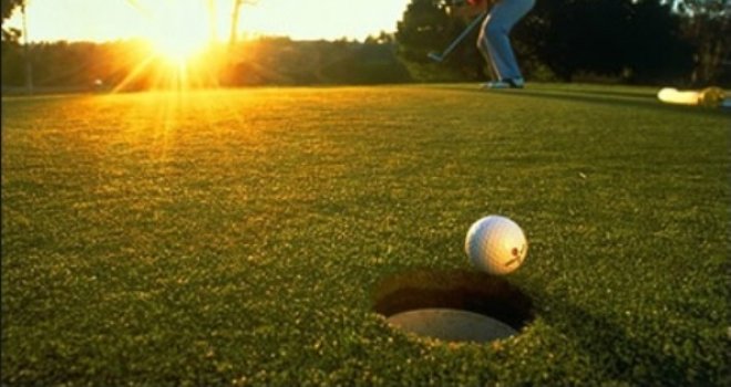 Milijarder osuđen na 24 godine zatvora zbog proširenja svog golf terena, i njegova kćerka ide u zatvor