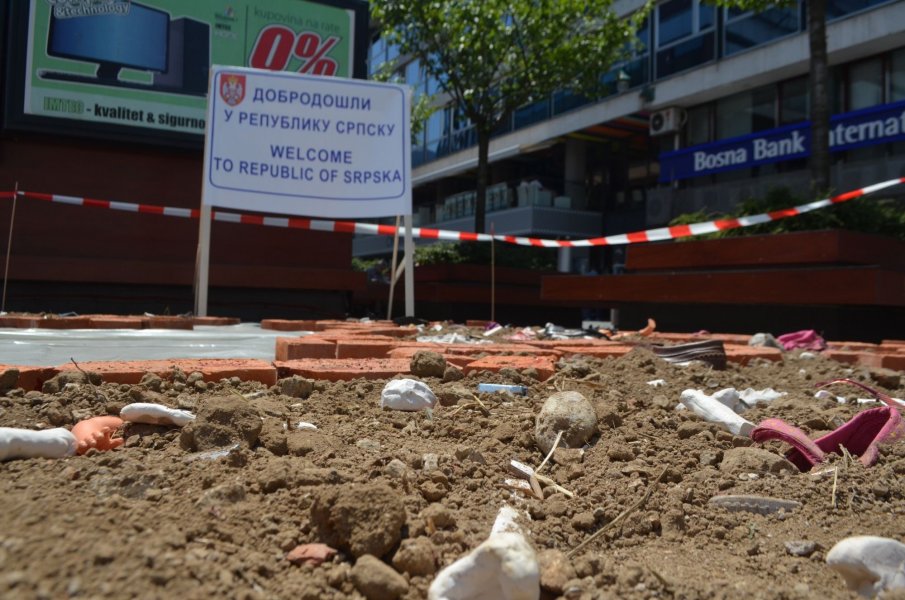 masovna-grobnica-ispred-bbi-centra-2