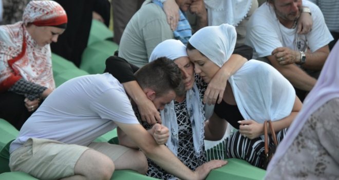 Tabuti s posmrtnim ostacima žrtava genocida u Memorijalnom centru