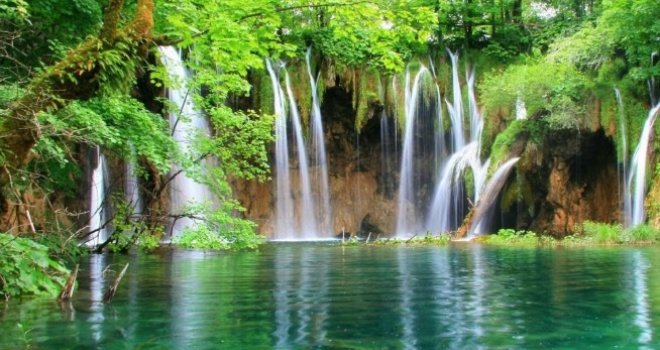 Nakon pete žrtve selfieja, na Plitvicama zabranjuju japanke