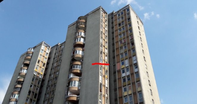 Sarajevo: Spašena nesretna žena koja je sa 12. sprata zgrade prijetila da će se baciti. Živi sama...