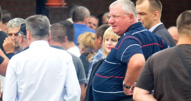 U Novom Sadu sahranjen Goran Hadžić: Prisustvovao i Šešelj