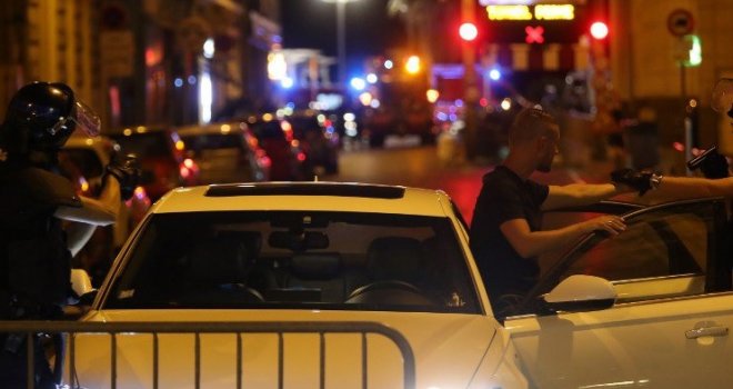 Krvoproliće u Nici: Kamionom se zaletio u ljude koji su slavili, poginulo više od 80 osoba!