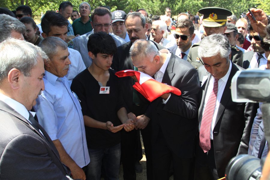 turska-sahrana-puc3-jpg