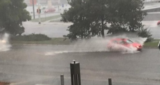 Upaljen žuti meteoalarm za ova dva područja: Danas će biti grmljavinskog nevremena