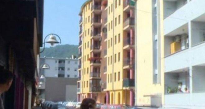 Detalji čedomorstva u Zvorniku: Bebu rodila ispod štanda na glavnom gradskom šetalištu, a onda je...