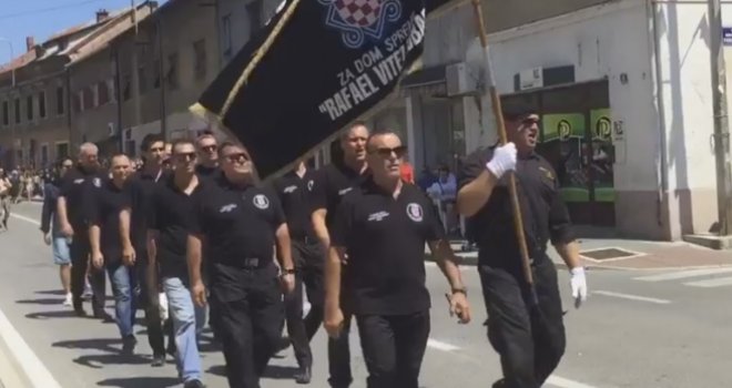 U centru Knina orile se ustaške pjesme, policija nije reagirala