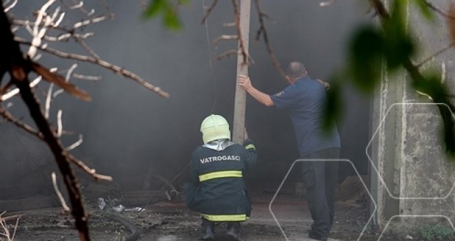Požar u napuštenoj zgradi Fabrike duhana Mostar
