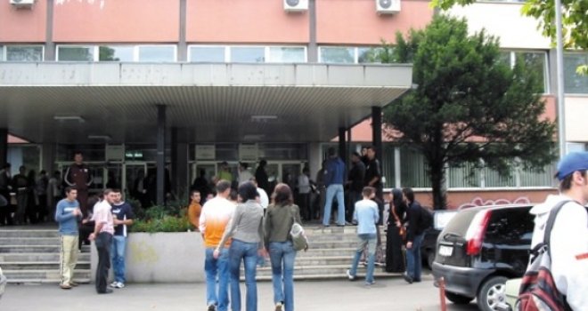 Kako je uništena autonomija Univerziteta u Tuzli: Jedan zakon srušio je SVE!  