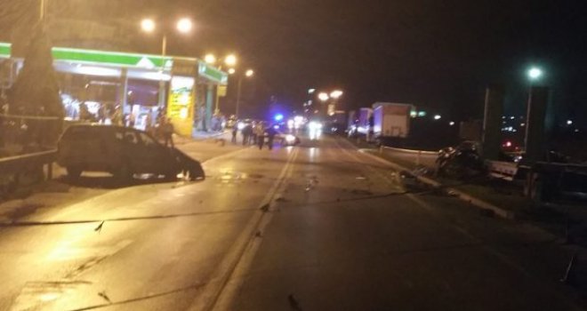 Stravični sudar u Pečuju kod Zenice: Trojica mladića poginula, još dvije osobe teško povrijeđene 