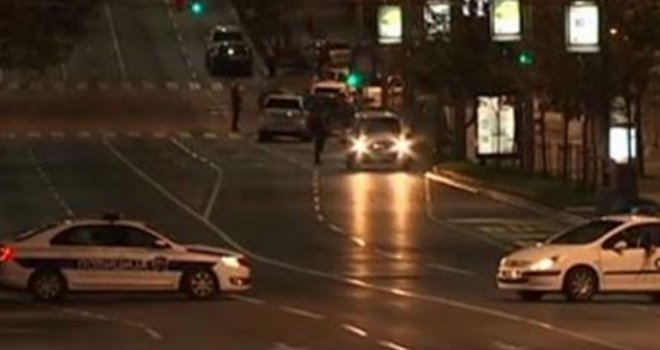 Drama ispred Vlade Srbije: Muškarac htio da se raznese bombom