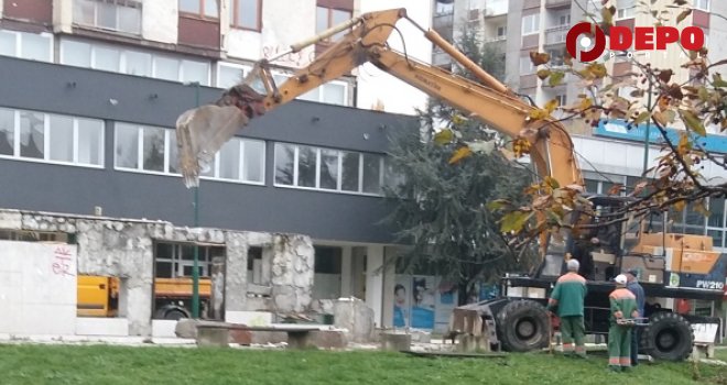 Čemu je uopće služila betonska fontana: Podigli ruglo na Pofalićima, sad ga ruše pa će ponovo da grade...