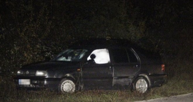 Zamagljena stakla na sve strane: Zenički parovi uživaju na zadnjem sjedištu auta