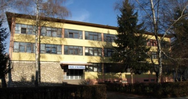 Doboj: Direktor zlostavljao volonterku, nudio joj unapređenje