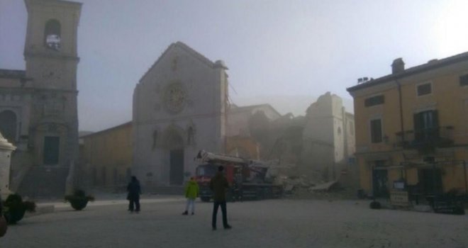 Rušile se zgrade: Snažan zemljotres opet pogodio Italiju, osjetio se i u BiH