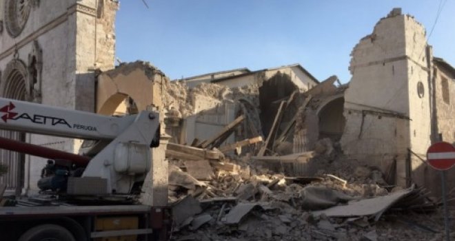 Dramatični snimci: Pogledajte kako se Italija jutros tresla