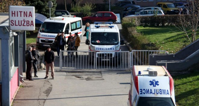 Strava u Novom Pazaru: 15-godišnjak usred školskog časa više puta zario nož u grudi vršnjaku
