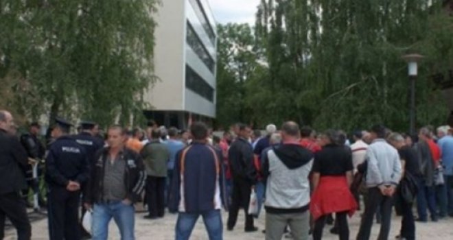 Ministar Džindić obećao pomoći u rješavanju problema radnika Krivaje 