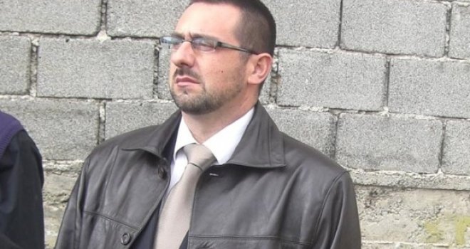 Ministar Ramić pred šokiranim Srebreničanima: Efendija, daću ti ja k**** za donaciju!!!