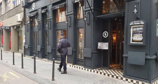 Eksplozija u centru grada uznemirila Sarajlije: Na kafiće Denisa Stojnića bačene dvije bombe 'kašikare'