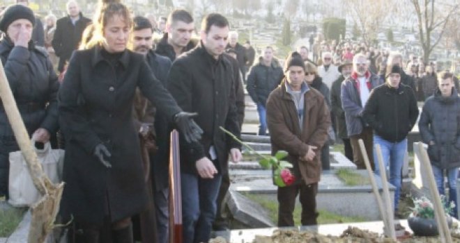 Posljedni ispraćaj Esada Arnautalića: Muziku je živio, tako je i otišao