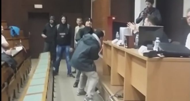 Incident u Beogradu: Neonacisti upali na tribinu o Republici Srpskoj i napravili haos!