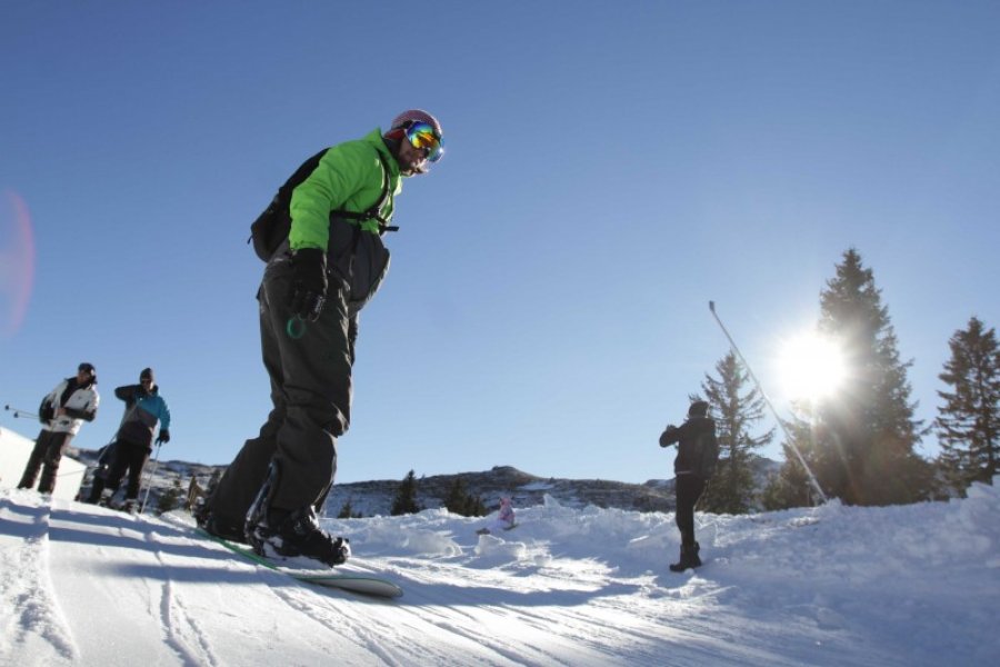 otvorena-zimska-turisticka-sezona-na-jahorini-skijanje-bordanje-3