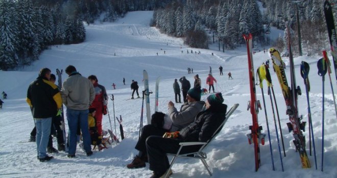 Nesreća na Bjelašnici: Pijani skijaš sudario se sa sankama GSS-a