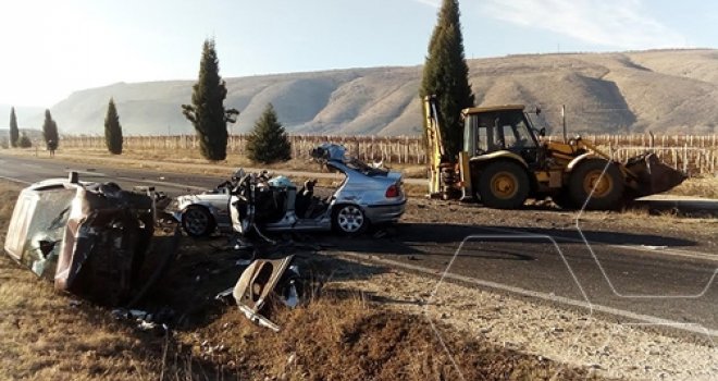 BMW naletio na  bager i  Audi, troje mrtvih na licu mjesta