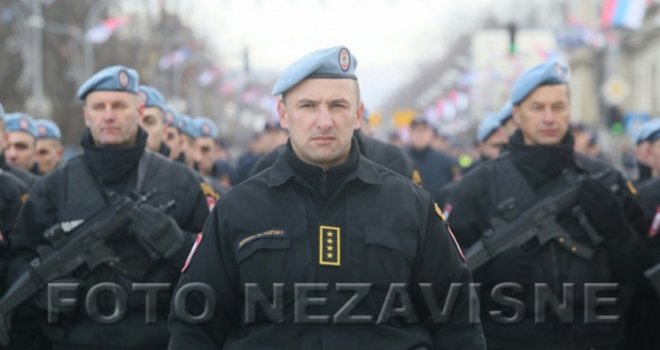 U Banjoj Luci uz 'Marš na Drinu' defile pripadnika policije RS-a