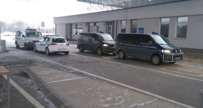 Do prelaza Rača ga doveli pripadnici MUP-a Srbije: Sanjin Sefić izručen Bosni  Hercegovini