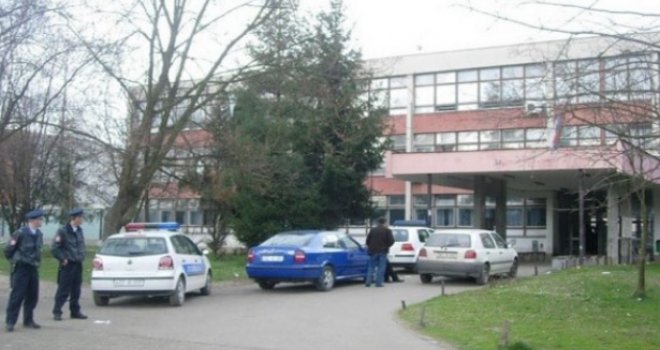 Profesor iz Doboja nije slao nage fotografije učenici: Sve bila šala dokonih đaka