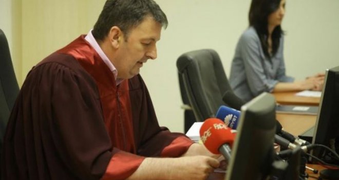 Apsurdi na suđenju za smrt Dženana Memića: Koliko supruga ima optuženi Bekrija Seferović?!  