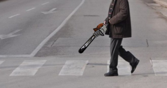 Sramota u BiH: Slijepim osobama donirali motorne pile!