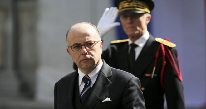 Cazaneuve: Napad na vojnike ispred muzeja Louvre je 'terorističkog karaktera'