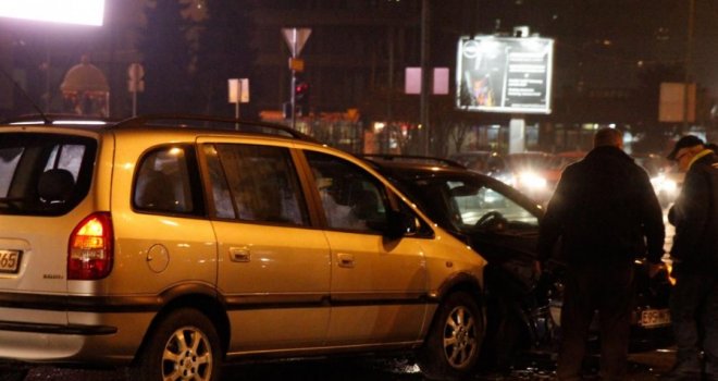 Udes na Pofalićima: Na raskrsnici se sudarila dva vozila