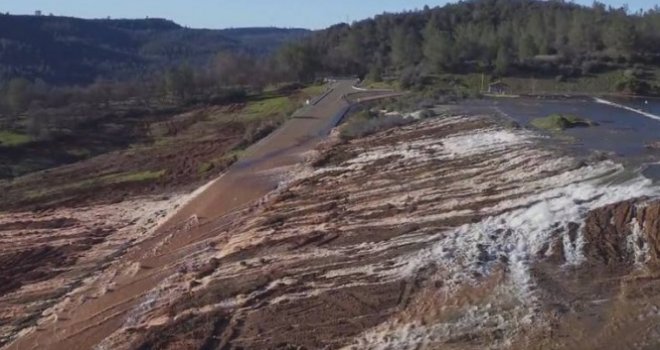 Najviša brana u SAD-u mogla bi popustiti, naređena evakuacija