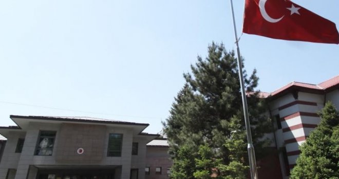 Dvojica maskiranih muškaraca napala tursku ambasadu u Švedskoj