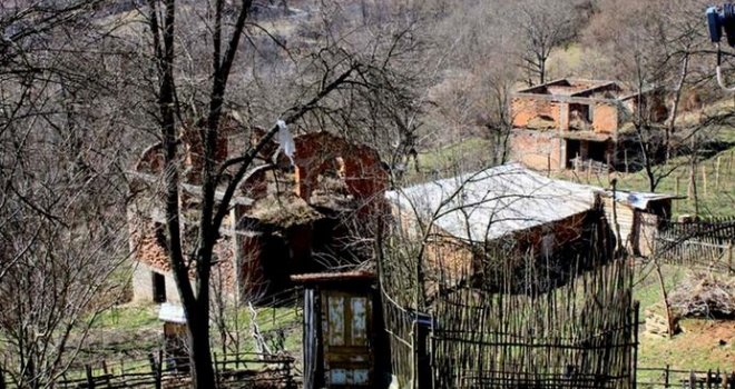 Zabit u koju niko ne zalazi: U sablasnom selu samo jedna porodica, ali i nova grandiozna džamija