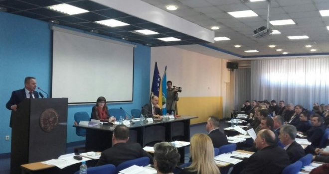 Skupština TK osudila incidentna dešavanja na Univerzitetu u Tuzli