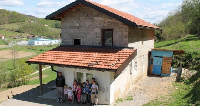 Treća generacija odrasta u siromaštvu: 'Danas mi je rođendan, počastit ću se jednim pivom...'