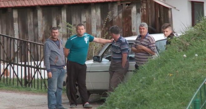 Godinama se intenzivno družio sa povrijeđenim muškarcem i bračnim parom, a onda...