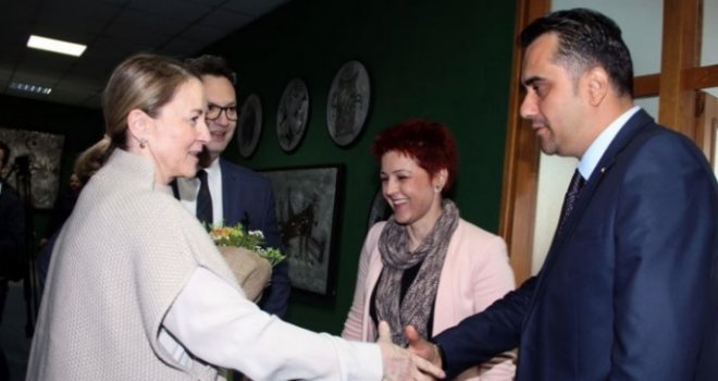 Delegacija KCUS-a u UKC Tuzla