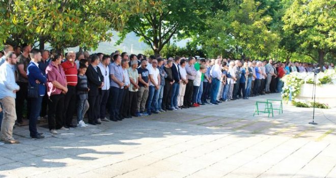 Tuga u Mostaru: Hiljade građana se oprostilo od žrtava avionske nesreće
