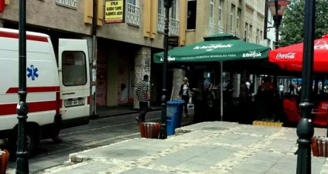 Drama u centru Tuzle: Sin u kafiću izbo majku nožem