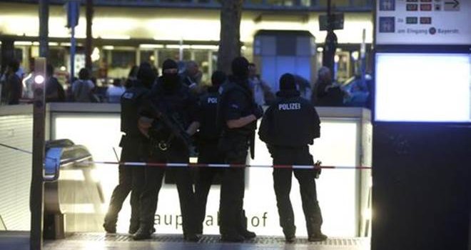 Novi detalji napada u Münchenu: Mlada policajka ranjena u glavu, ljekari se bore za njen život